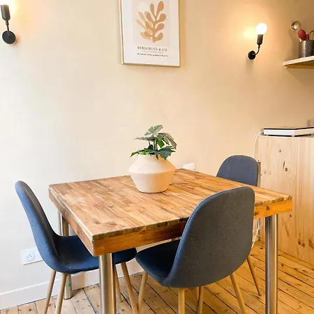 Le Sablesien 4 Personnes,salon Et Cuisine Entre Centre Et Gare *