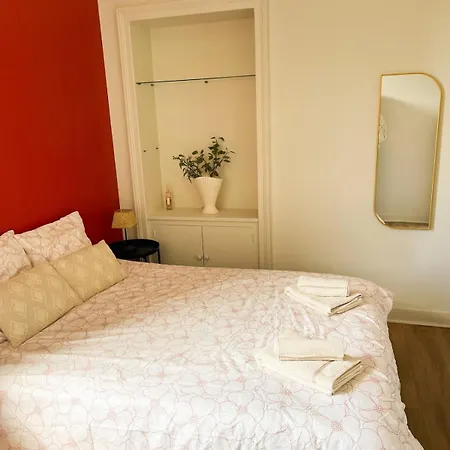 Le Sablesien 4 Personnes,salon Et Cuisine Entre Centre Et Gare *