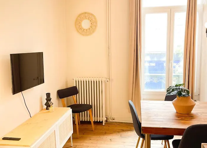 Le Sablesien 4 Personnes,salon Et Cuisine Entre Centre Et Gare Le Mans