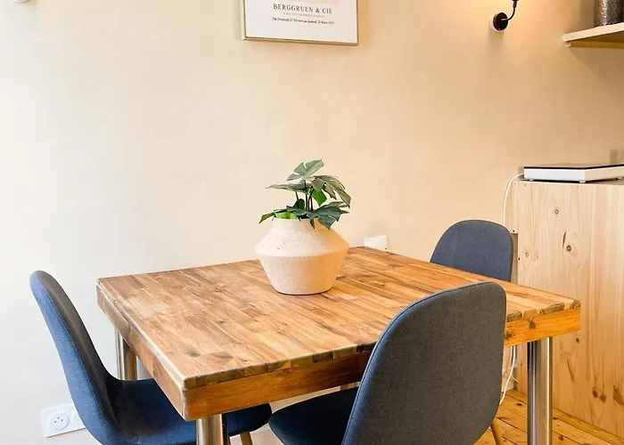 Le Sablesien 4 Personnes,salon Et Cuisine Entre Centre Et Gare *